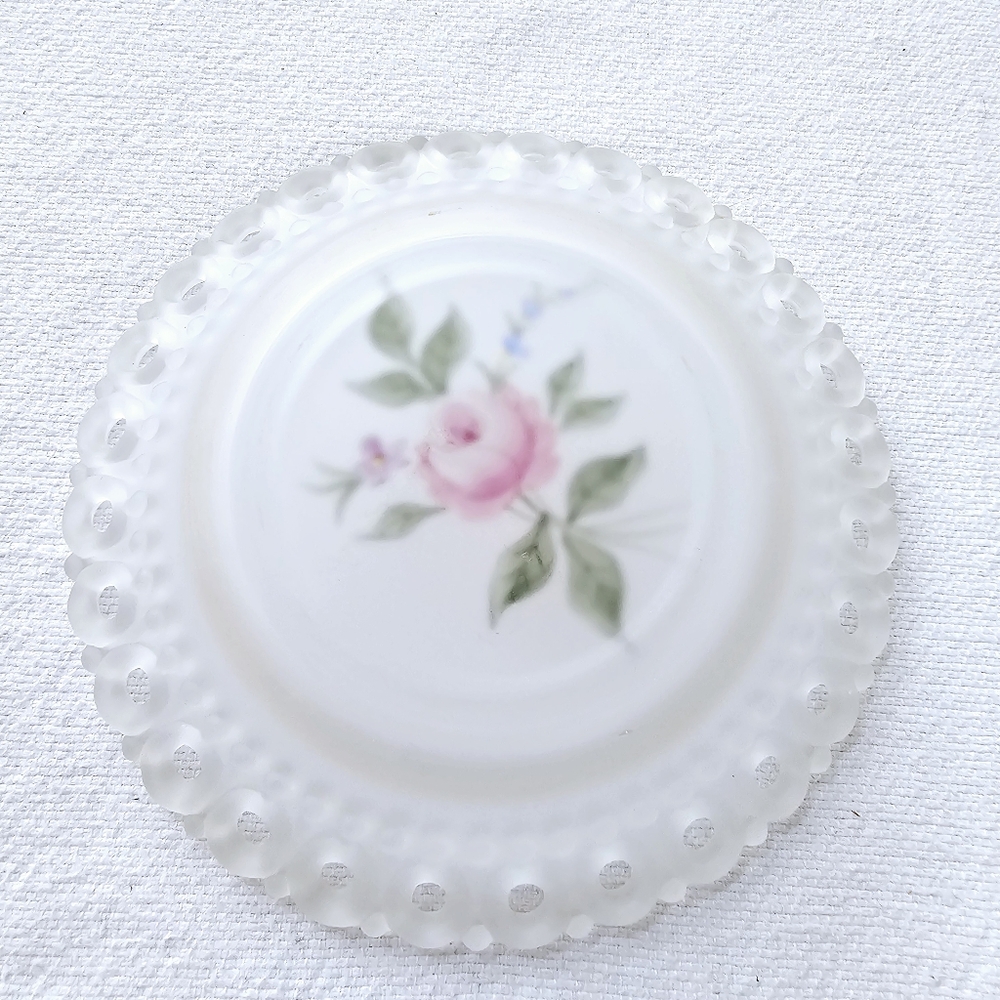 Handpainted Frosted Satin Glass Plate Rose Trinket Vanity Scalloped Cut Out - Picture 3 of 5
